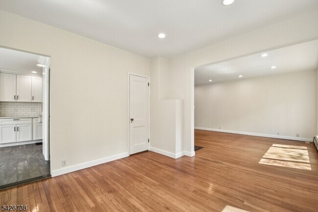 Foto del edificio - 296 Glen Ave