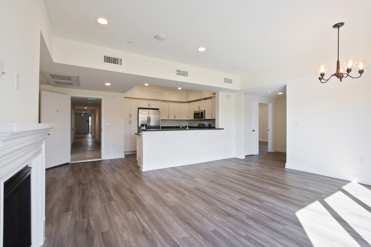 Foto principal - 14934 Burbank Blvd