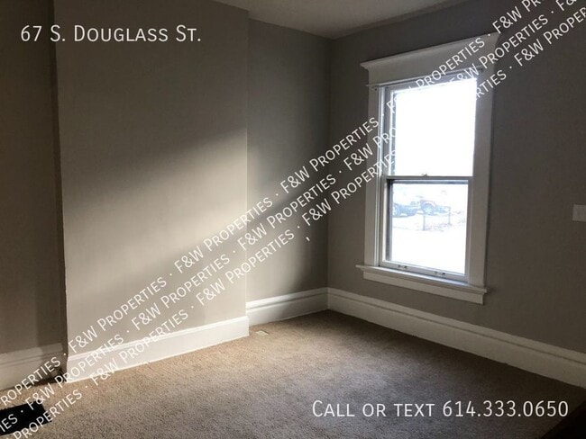 Building Photo - 67 S Douglass St