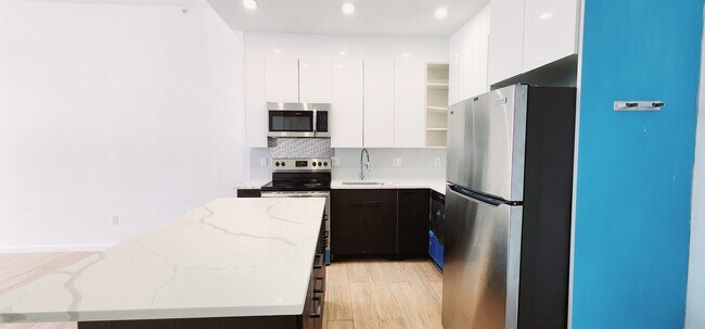 Foto del edificio - 30 Howe Ave