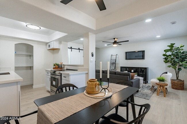 Foto del edificio - 8103 E Glenrosa Ave