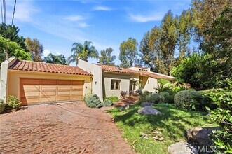 Building Photo - 3635 Serra Rd