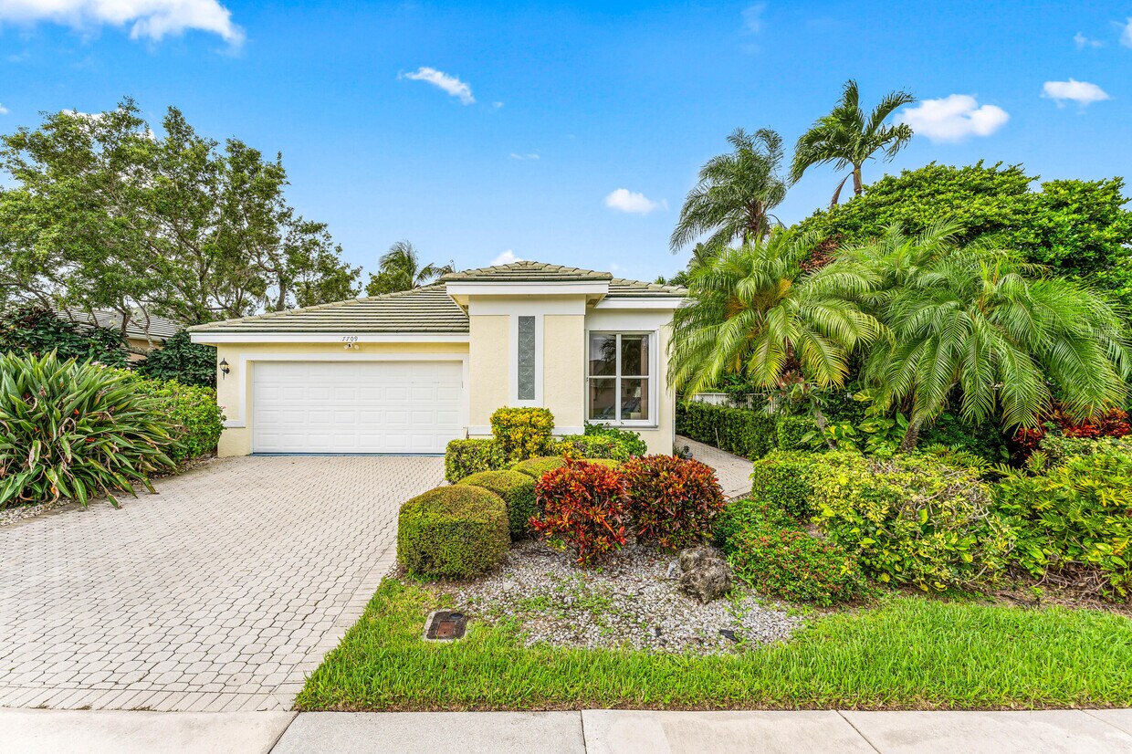 Foto principal - 7709 Rockford Rd
