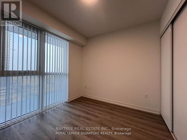 Photo du bâtiment - 195 Commerce St