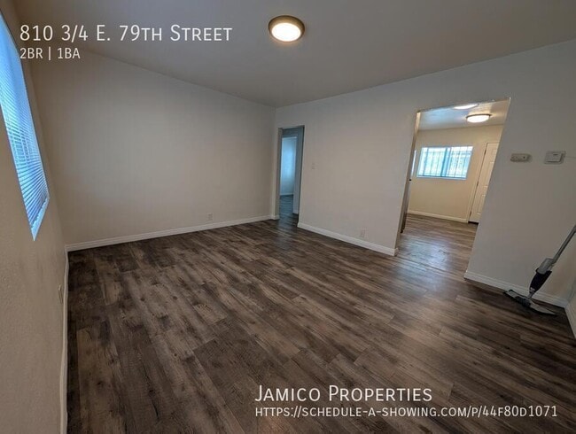 Building Photo - 810 3/4 E. 79th Street-