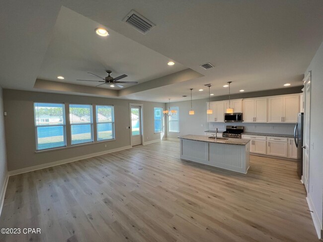 Building Photo - 1096 Harrison Byu Dr