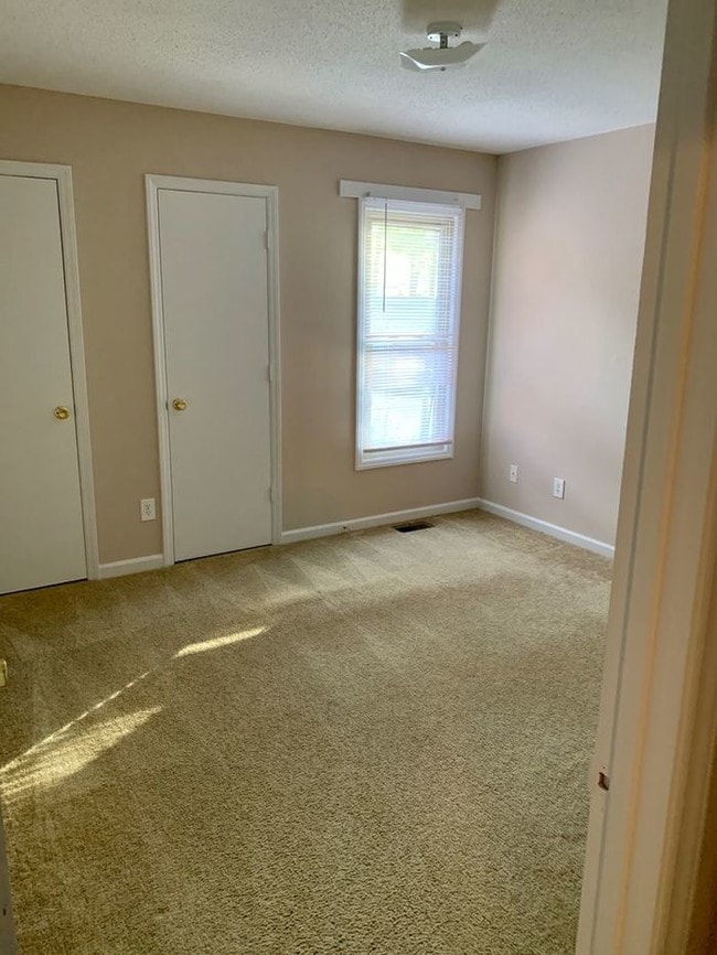 Building Photo - 2879 Mountcrest Cir NW