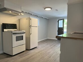 Building Photo - 259 Sidney St