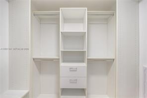 Foto del edificio - Northeast 18th Street, Miami, FL 33132 - 1 BR 1.5 BA condo