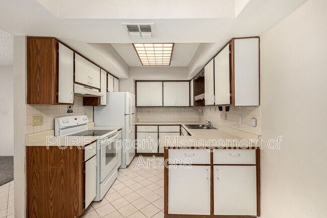 Foto del edificio - 4444 E Paradise Village Pkwy N