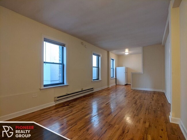 Building Photo - 1347 N Dearborn St