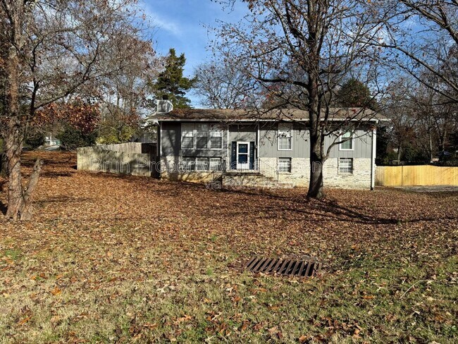 Foto del edificio - 11105 Lake Hills Dr