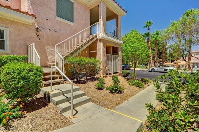 Foto del edificio - 251 S Green Valley Pkwy