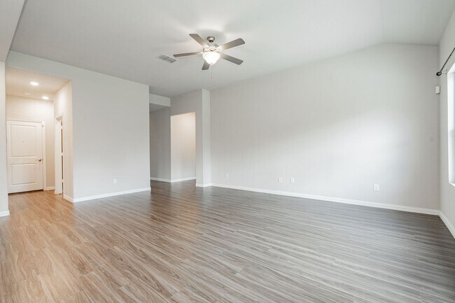 Foto del edificio - Stunning 3-bedroom, 2.5-bathroom home loca...