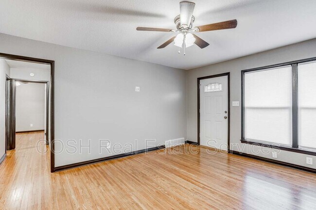 Building Photo - 726 S Oliver Ave
