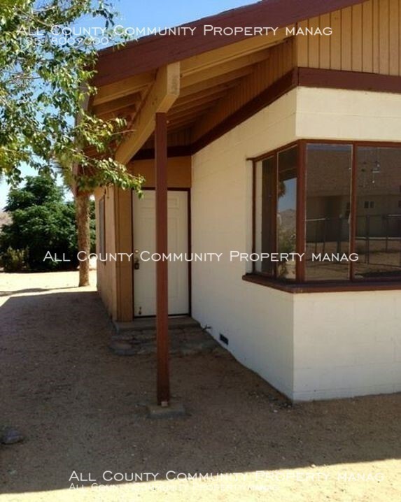 Building Photo - 2 Bedroom 1 Bathroom House for Rent in Jos...