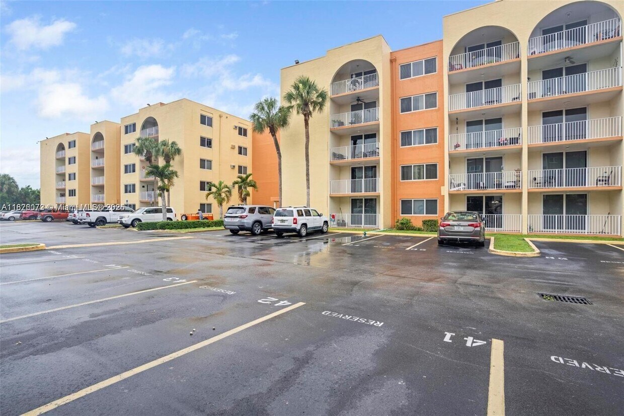 Primary Photo - 6980 NW 186th St