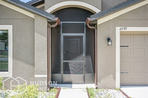 Foto del edificio - NOW AVAILABLE! - 6739 Redbay Dr, Brooksvil...