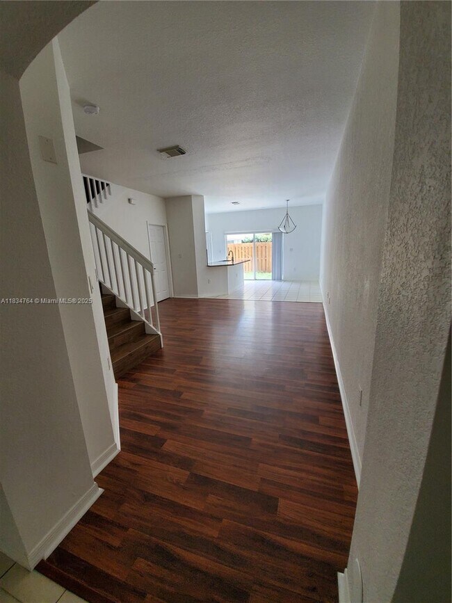 Building Photo - 8432 NW 107th Ct