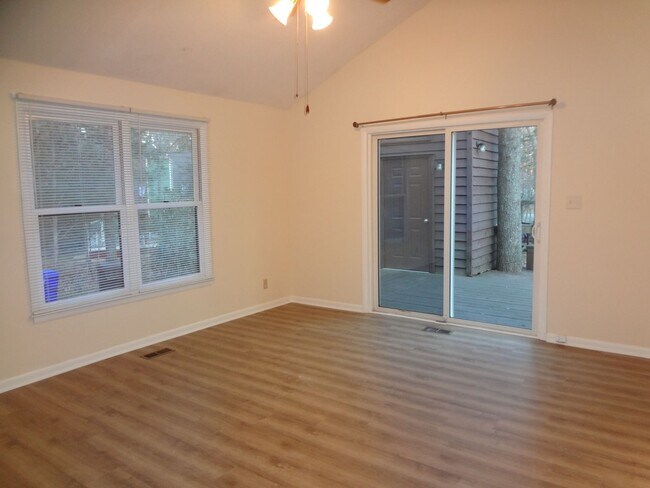 Building Photo - Peaceful Carrboro Living with Private Deck & Wooded Views