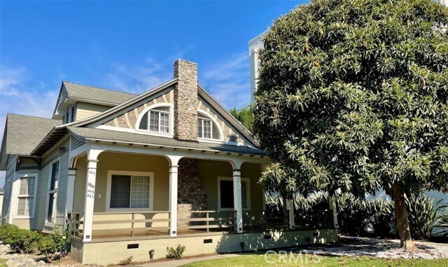 Foto principal - 447 N Raymond Ave