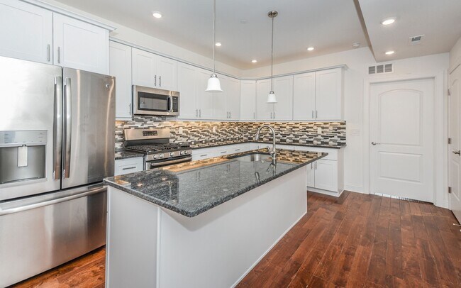 Foto del edificio - 2132 E Sergeant St