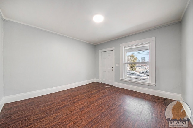 Building Photo - 407 11th St NW