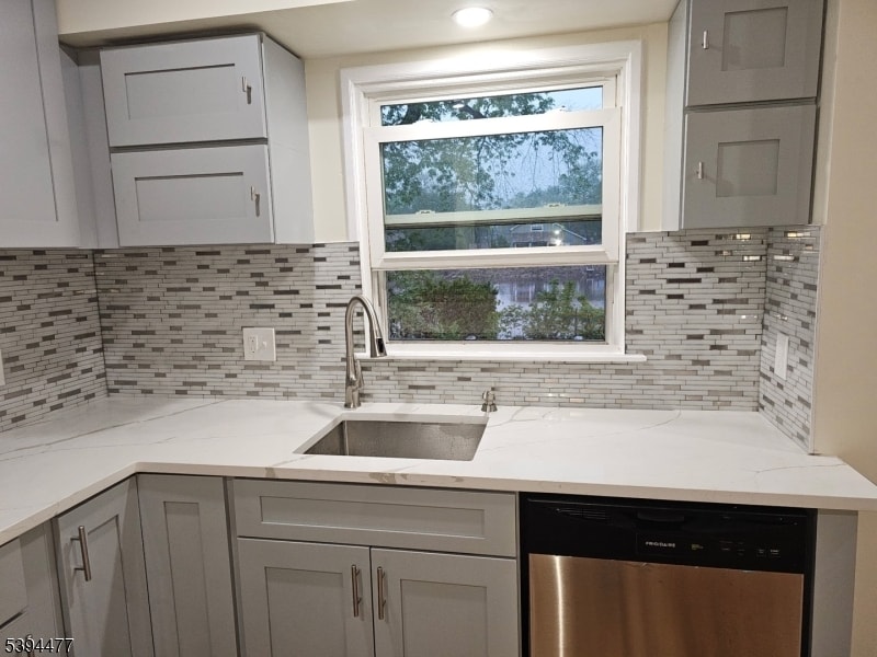 Building Photo - 38 Riverview Cir