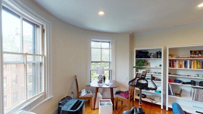 Building Photo - 8 Brimmer St