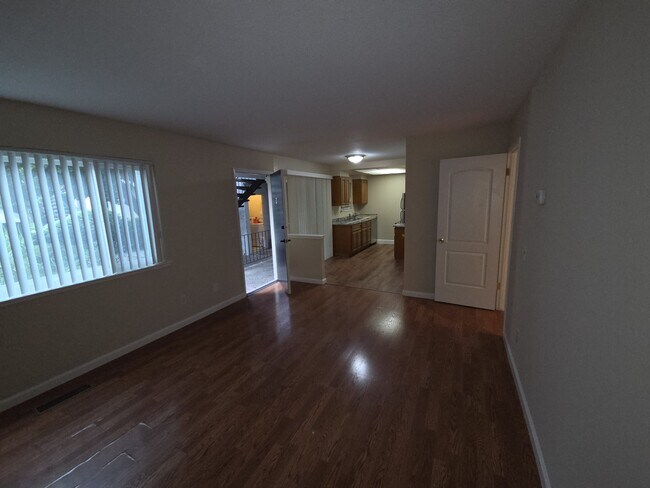 Building Photo - 1331 Castlemont Ave