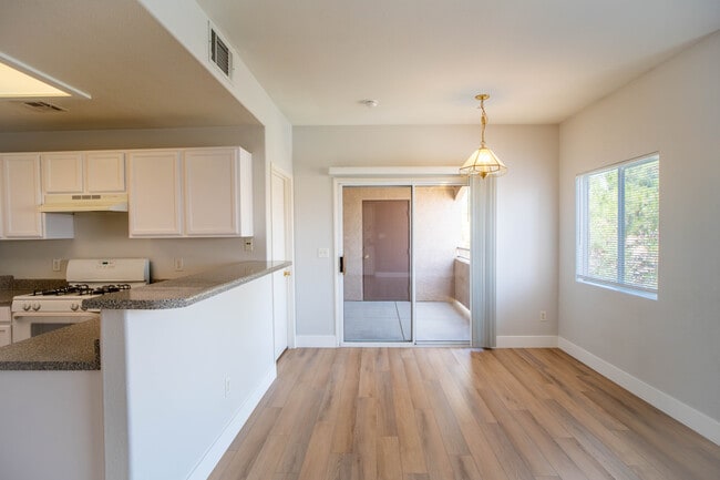 Foto del edificio - 9580 W Reno Ave