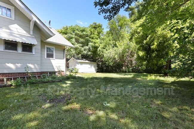 Building Photo - 1113 Douglas Ave