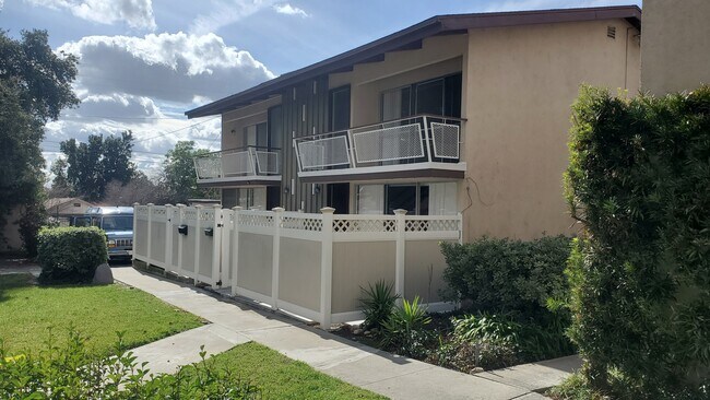 Building Photo - 818 Mountain View Ave