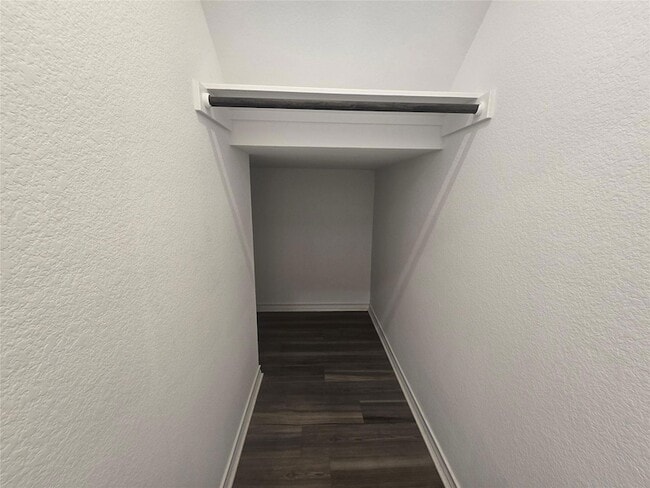 Building Photo - 2913 St Regis Dr