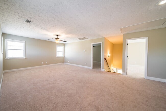 Foto del edificio - 1220 Cottage Pointe Ct