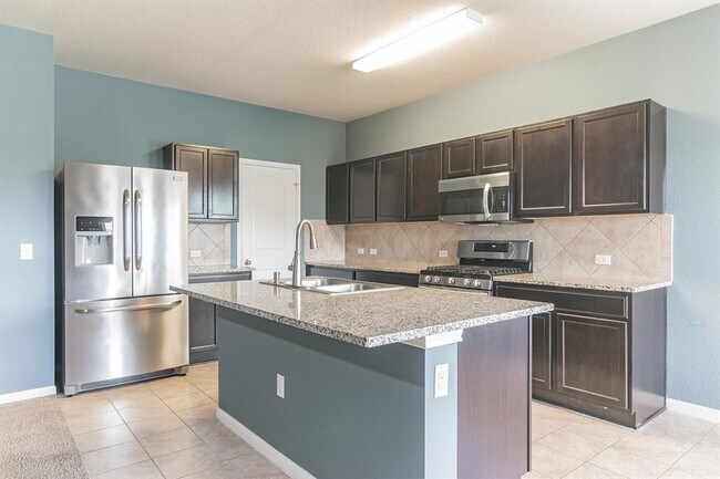 Building Photo - 1702 Deodara Dr