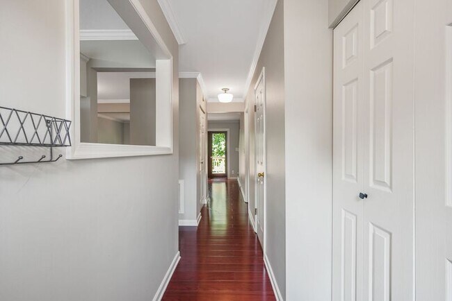 Foto del edificio - 128 Kings Mill Dr