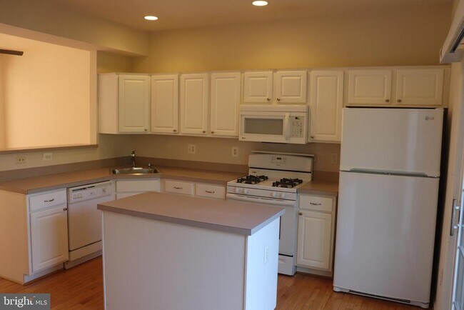 Building Photo - 12234 Maidstone Ct