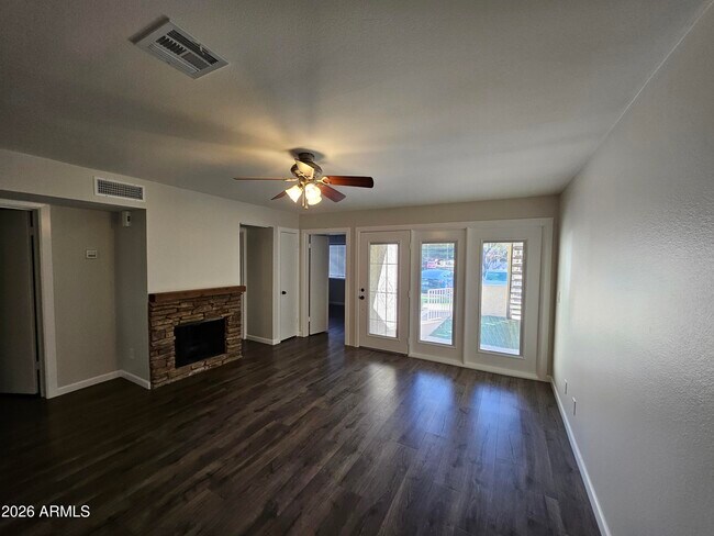 Foto del edificio - 30 E Brown Rd