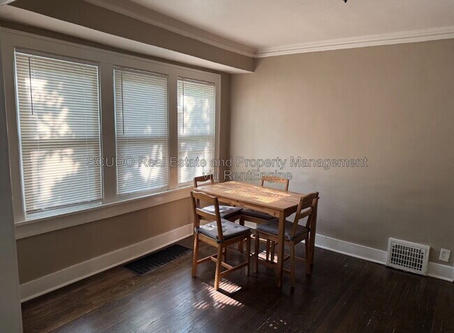 Foto del edificio - 2407 E 68th Terrace