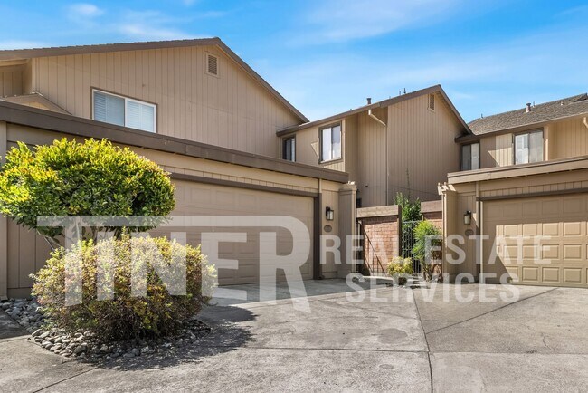 Foto del edificio - 8708 Bluff Ln