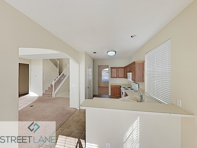 Building Photo - 6-Month Lease!