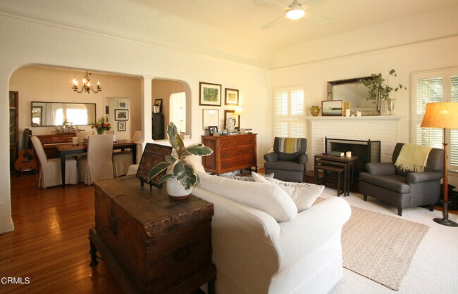 Building Photo - 526 Floral Park Terrace