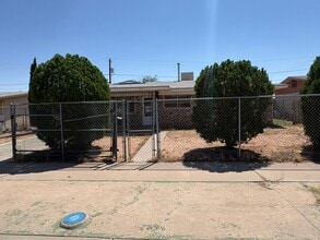 Building Photo - 5816 Blackhawk Dr