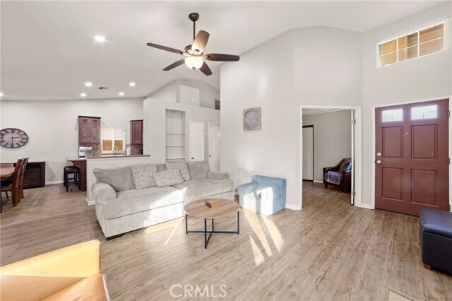 Foto del edificio - 13344 Barcelona Pl