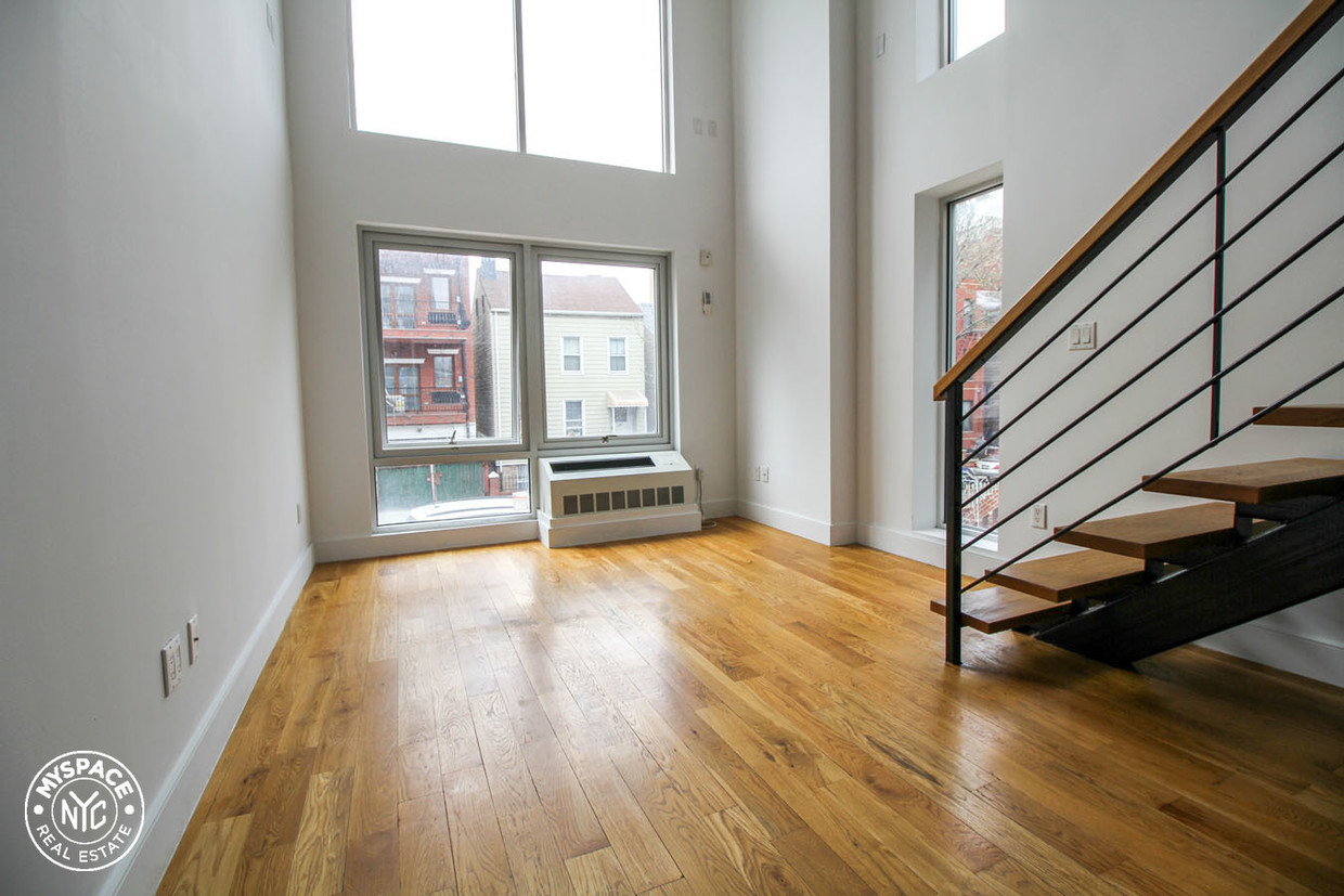 Primary Photo - 150 Newell St