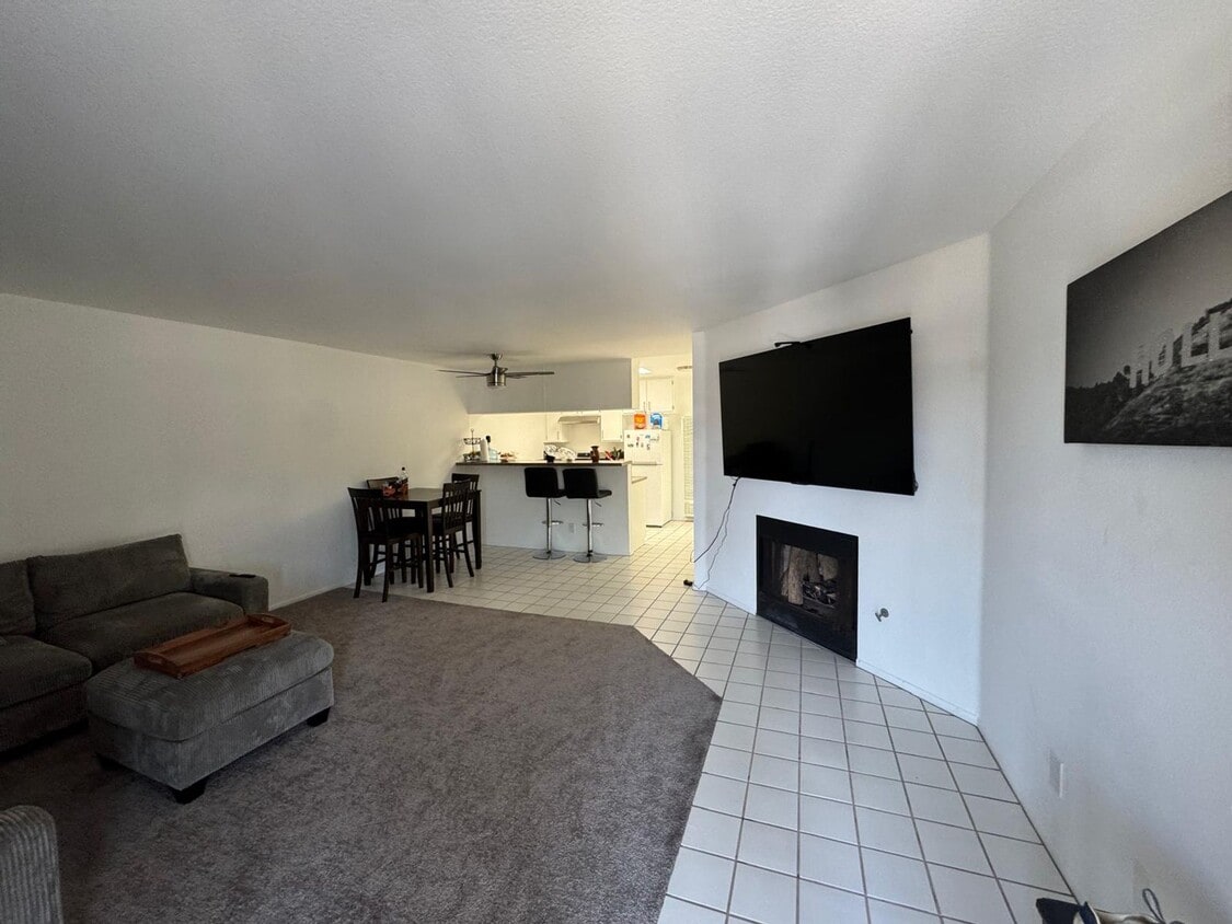 Foto principal - Welcome home to this spacious 1 bedroom 1 bath unit located in the heart of Harbor City!