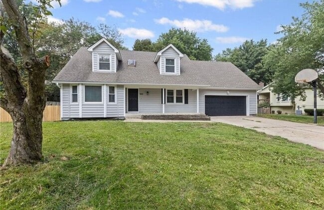 Building Photo - 602 SE Brentwood Dr