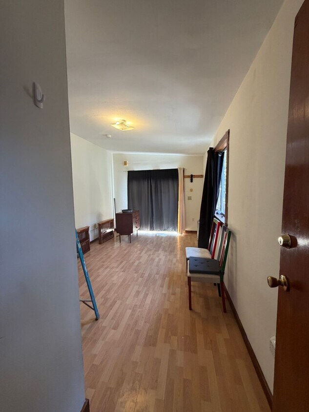 Foto del edificio - 2428 McGee Ave