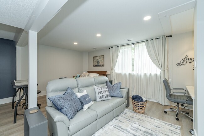 Foto del edificio - 1012 1st St SW